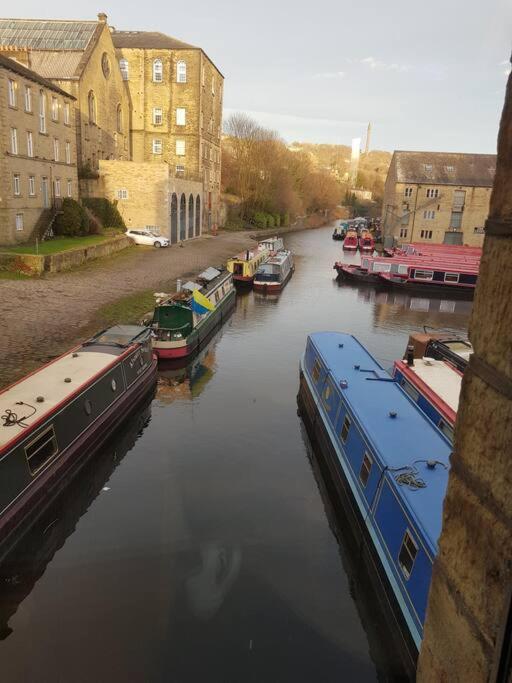 Bowie'S Abode Sowerby Bridge Exterior photo