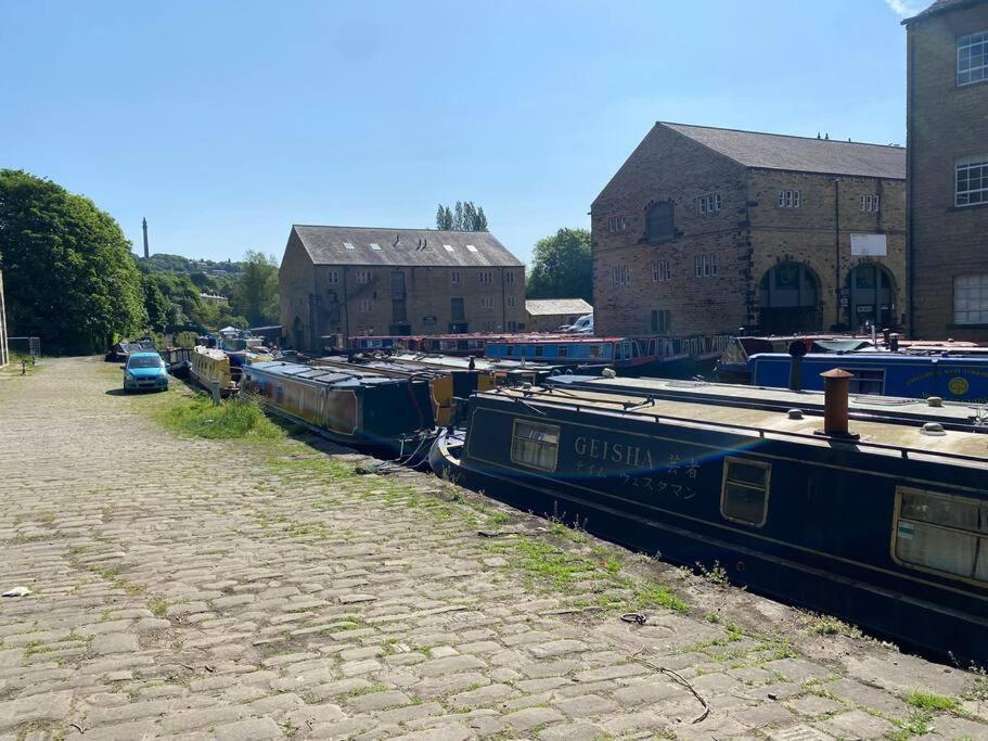 Bowie'S Abode Sowerby Bridge Exterior photo