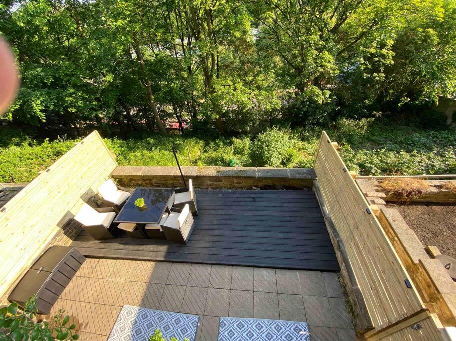 Bowie'S Abode Sowerby Bridge Exterior photo
